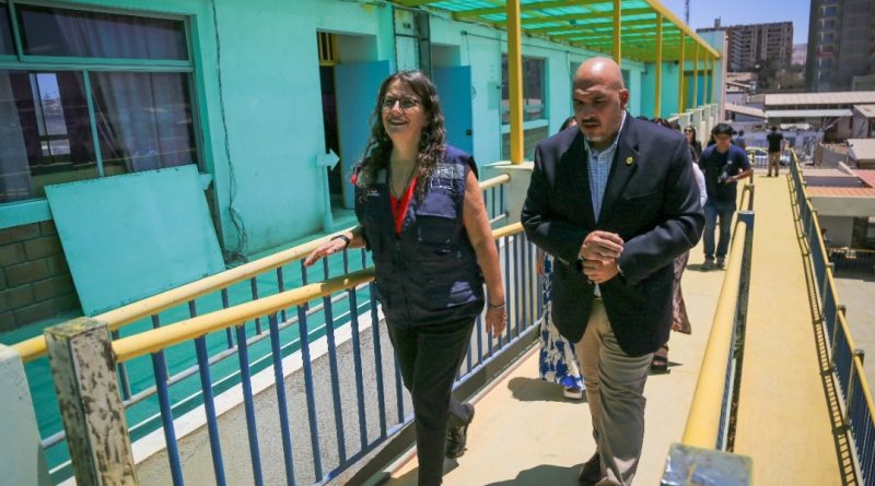 Ministra (s) Alejandra Arratia recorrió las obras que permitirán sumar más de 500 nuevos cupos en la región de Tarapacá