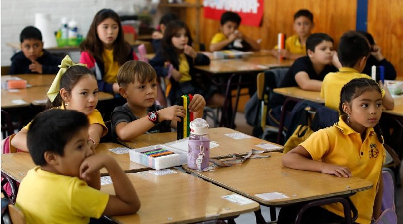 Asistencia a establecimientos educativos aumentó en todas las regiones del país durante el año 2024