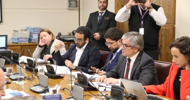 Gobierno presenta ante la Comisión de Hacienda del Senado el proyecto de ley de Reajuste del Salario Mínimo