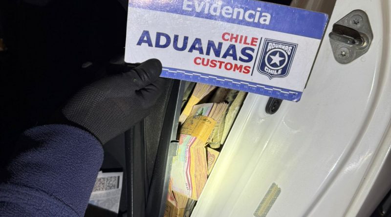 Aduana incauta el equivalente 0 millones en moneda boliviana y 50 tarjetas bancarias en Chungará