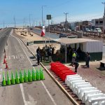 Alcalde Ferreira entrega nueva señalética a Carabineros para reforzar la seguridad vial en Alto Hospicio