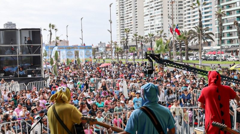MILES DE FAMILIAS DISFRUTARON DE “CALLE DE LOS DERECHOS DE NIÑAS Y NIÑOS 2025” DE LA MUNICIPALIDAD DE IQUIQUE