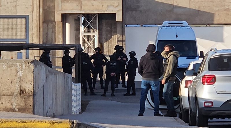 Megaoperativo en Alto Hospicio: 12 gendarmes detenidos por red de narcotráfico en penal