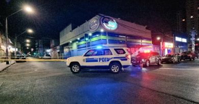 Hombre muere apuñalado tras disputa en bar céntrico