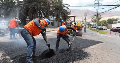 AVANCE EN LAS LABORES DE REPARACIÓN DE CALZADAS POR PARTE DE LA MUNICIPALIDAD DE IQUIQUE.