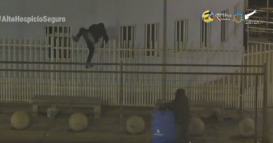 Monitoreo municipal permite detener a dos sujetos por robo a Club de Adulto Mayor en Alto Hospicio