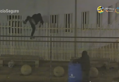 Monitoreo municipal permite detener a dos sujetos por robo a Club de Adulto Mayor en Alto Hospicio