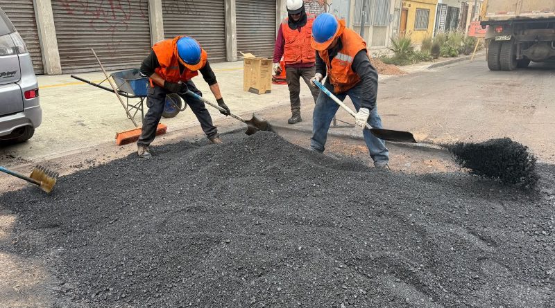 HASTA PATRICIO LYNCH LLEGA MEJORAMIENTO DE EMERGENCIA EN CALZADAS DE LA MUNICIPALIDAD DE IQUIQUE
