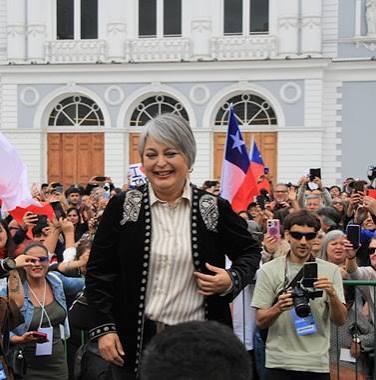 Jeannette Jara comprometió 15 medidas en Tarapacá para hacer frente a problemas en seguridad, migración, empleo y salud en la región