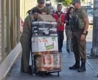 Personal de Carabineros de Chile realizó fiscalizaciones al comercio ambulante en distintos sectores de la comuna