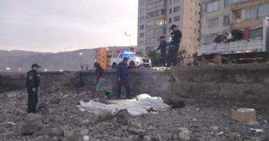 Policía Marítima y municipio realizan operativo de recuperación de espacios públicos en Iquique