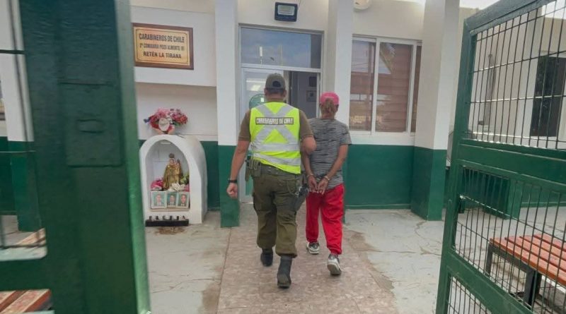 DETIENEN A HOMBRE QUE PORTABA ARMA BLANCA EN LA TIRANA DETIENEN A HOMBRE QUE PORTABA ARMA BLANCA EN LA TIRANA