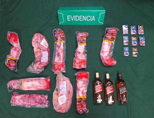 Carabineros detiene a sujeto por receptación y recupera especies robadas desde restaurante en Iquique Carabineros detiene a sujeto por receptación y recupera especies robadas desde restaurante en Iquique