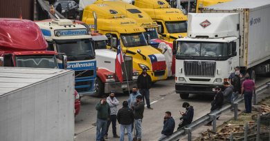 Camioneros de Valparaíso anuncian movilizaciones por alza de combustibles