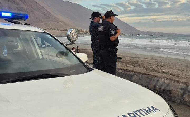 Intenso operativo de búsqueda por bañista desaparecido en Playa Huayquique Intenso operativo de búsqueda por bañista desaparecido en Playa Huayquique