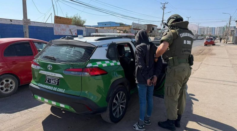 CARABINEROS DETUVO A MUJER QUE LLEVABA SIETE AÑOS PRÓFUGA CARABINEROS DETUVO A MUJER QUE LLEVABA SIETE AÑOS PRÓFUGA