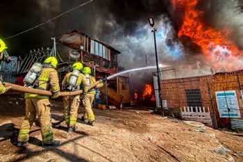 MUNICIPALIDAD DE IQUIQUE OTORGA LA MAYOR SUBVENCIÓN HISTÓRICA AL CUERPO DE BOMBEROS MUNICIPALIDAD DE IQUIQUE OTORGA LA MAYOR SUBVENCIÓN HISTÓRICA AL CUERPO DE BOMBEROS
