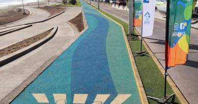 MUNICIPALIDAD DE IQUIQUE ENTREGA A LA COMUNIDAD LA PRIMERA TROTAVÍA COSTERA CON CAUCHO EN CHILE