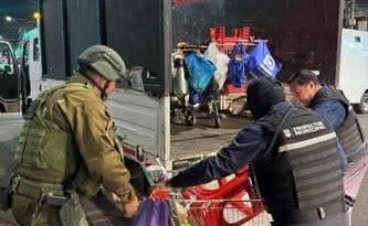 Fiscalizan comercio informal en el centro de Iquique durante la madrugada