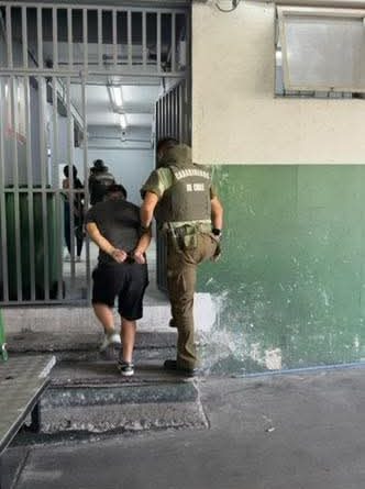 dos detenidos por porte de arma de fogueo frente a colegio Hispano Italiano dos detenidos por porte de arma de fogueo frente a colegio Hispano Italiano
