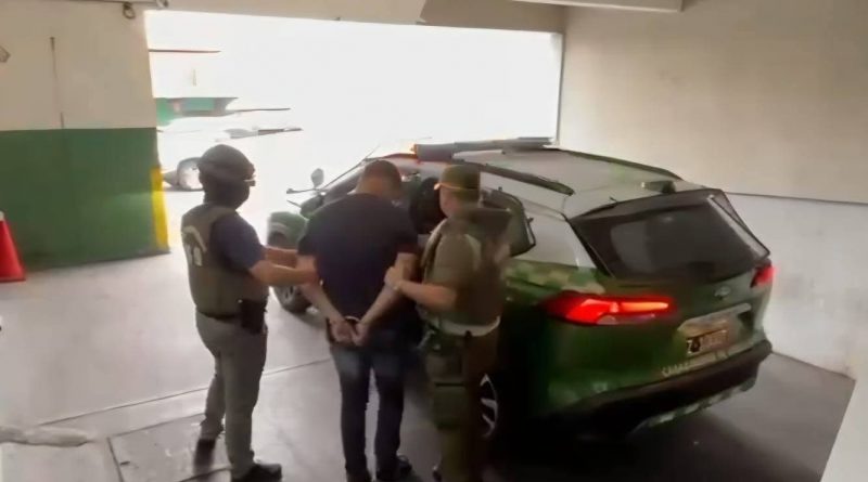 OS9 de Carabineros detiene a dos sujetos por robo de USD 36 mil a importadora de Zona Franca*