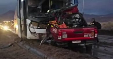 CUATRO FALLECIDOS Y 14 LESIONADOS EN COLISIÓN FRONTAL