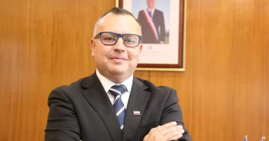 El Ministerio del Trabajo y Previsión Social oficializó la renuncia inmediata de Cristian Andrés Cabezas Mundaca a su cargo como secretario regional ministerial (Seremi) de la Región de Tarapacá.