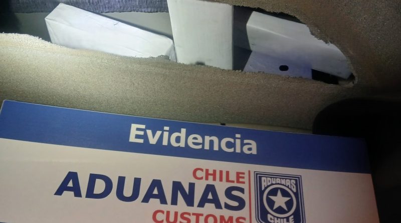 Fiscalización de Aduanas en Chungará detecta contrabando de casi US0 mil en efectivo ocultos en un camión Fiscalización de Aduanas en Chungará detecta contrabando de casi US0 mil en efectivo ocultos en un camión