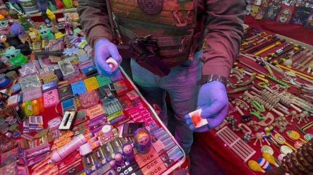 En prisión preventiva quedó locatario sorprendido con aceite de hachís de marihuana en feria de La Tirana En prisión preventiva quedó locatario sorprendido con aceite de hachís de marihuana en feria de La Tirana