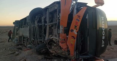 Accidente de Bus que salió de Iquique rumbo a Calama vuelca en la Ruta 5 Norte