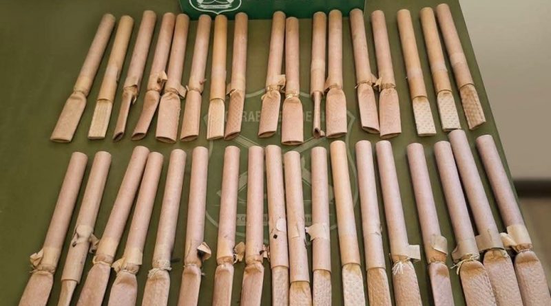 Carabineros incautó 150 fuegos artificiales en La Tirana Carabineros incautó 150 fuegos artificiales en La Tirana