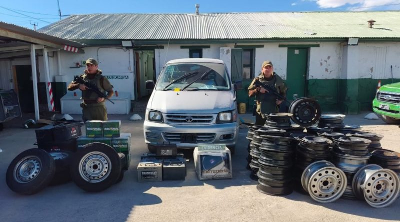 Carabineros incauta repuestos y accesorios de vehículos de contrabando Carabineros incauta repuestos y accesorios de vehículos de contrabando