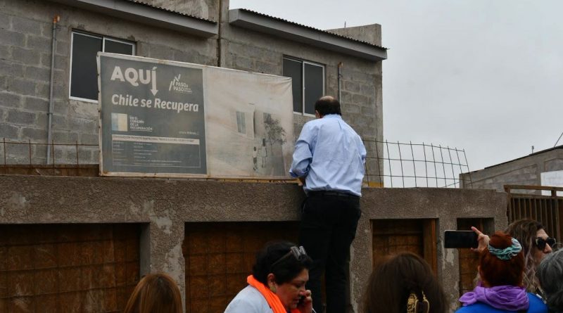 Ministro de Vivienda anuncia junto a alcalde cronograma para abordar solución de socavones en Alto Hospicio
