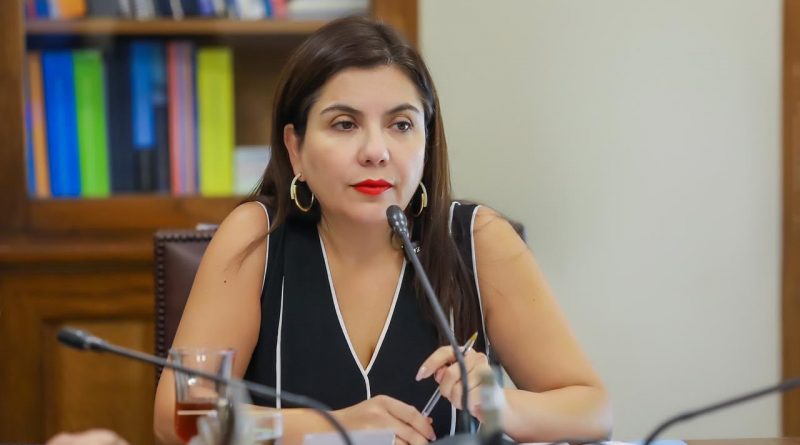 Senadora Astudillo oficia al Superintendente de Pensiones por retraso en el pago de la PGU