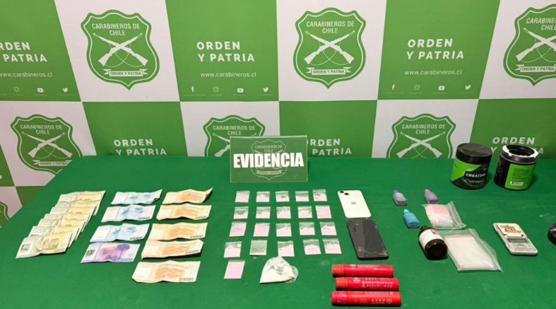 INVESTIGACIÓN DE CARABINEROS DEL OS 7 PERMITIÓ DETENER A MIEMBRO DE BARRA DEPORTIVA POR VENTAS DE DROGAS